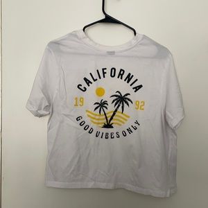 3/$10 ✨Vibe N Cali Crop Top